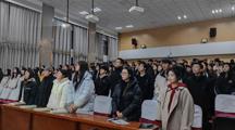 宪法晨读润心田，法治种子植心间