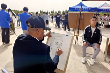 5123导航职业周教育艺术系展览“定格你的微笑”