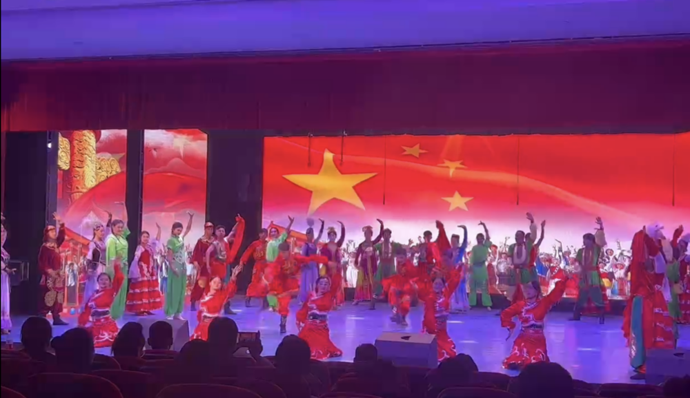 歌舞表演2