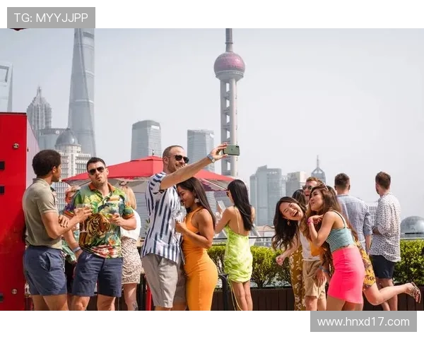 球迷节街头巡游引领城市文化新风尚成为独特文化名片